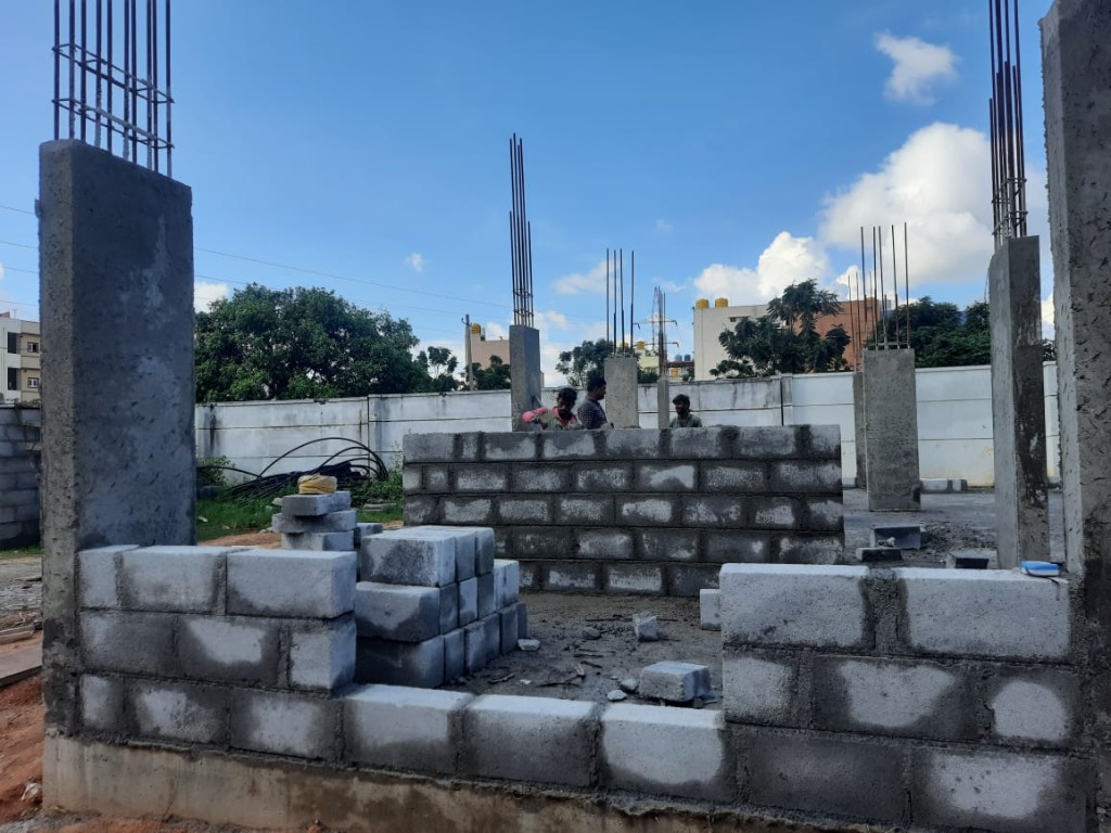 Centering and rebar support